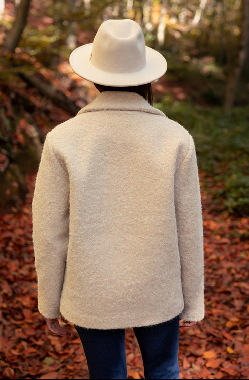 جاكيت كاشمير بتفاصيل لؤلؤية - لون كريمي