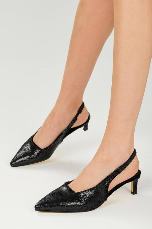 حذاء كعب علي باللون الأسود