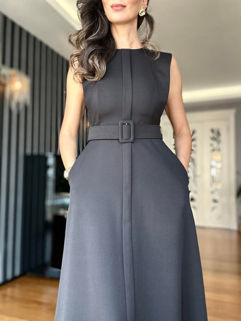 فستان بحزام لون أسود