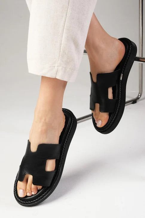 سليبر جلد حقيقي- لون أسود