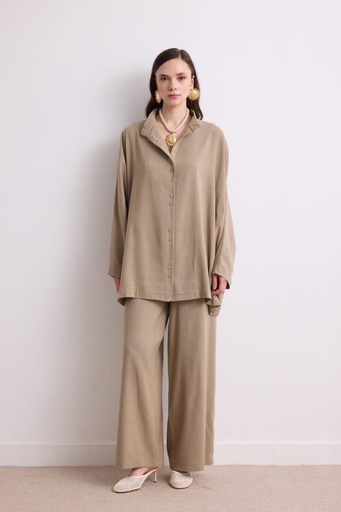 طقم نسائي قطعتين باللون البيج