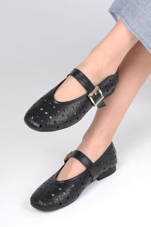 حذاء بالية لون أسود