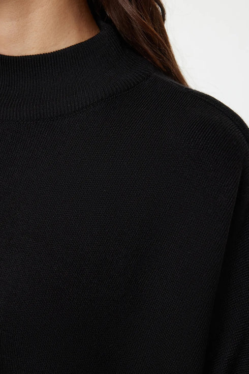 كنزة - تريكو باللون الأسود