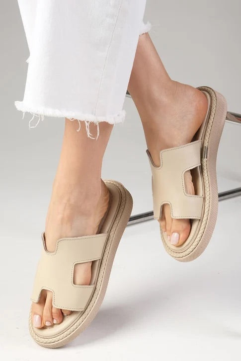 سليبر جلد طبيعي- لون بيج