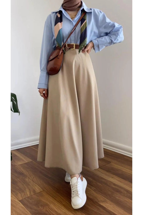 تنورة نسائية طويلة بلون البيج