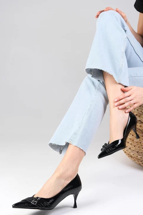 حذاء كعب عالي لون أسود