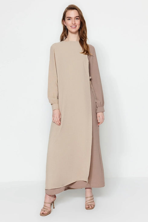 فستان نسائي منسوج بلون بيج