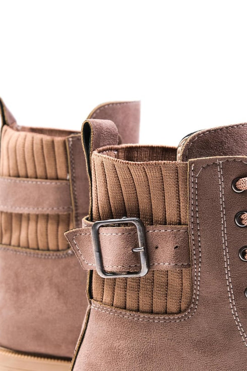 جزمة قصيرة لون بيج غامق