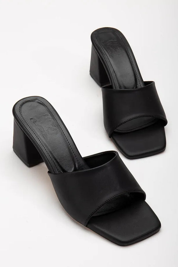 سليبر نسائي لون أسود