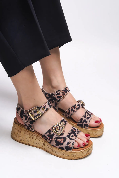 صندل نسائي بنقشة الليوبارد