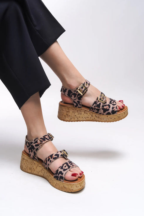 صندل نسائي بنقشة الليوبارد