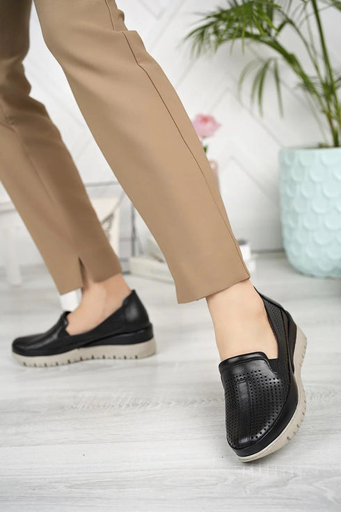 حذاء كاجوال جلد حقيقي- أسود