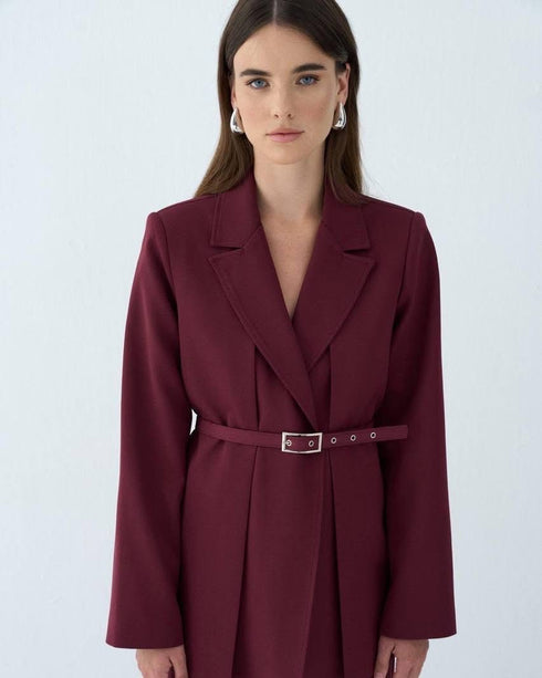 طقم كلاسيكي مع حزام