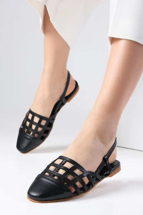 حذاء باليرينا بلون أسود