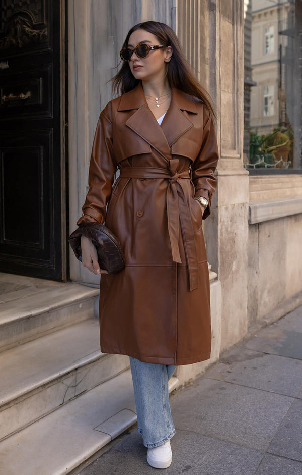 جكيت جلد باللون العسلي