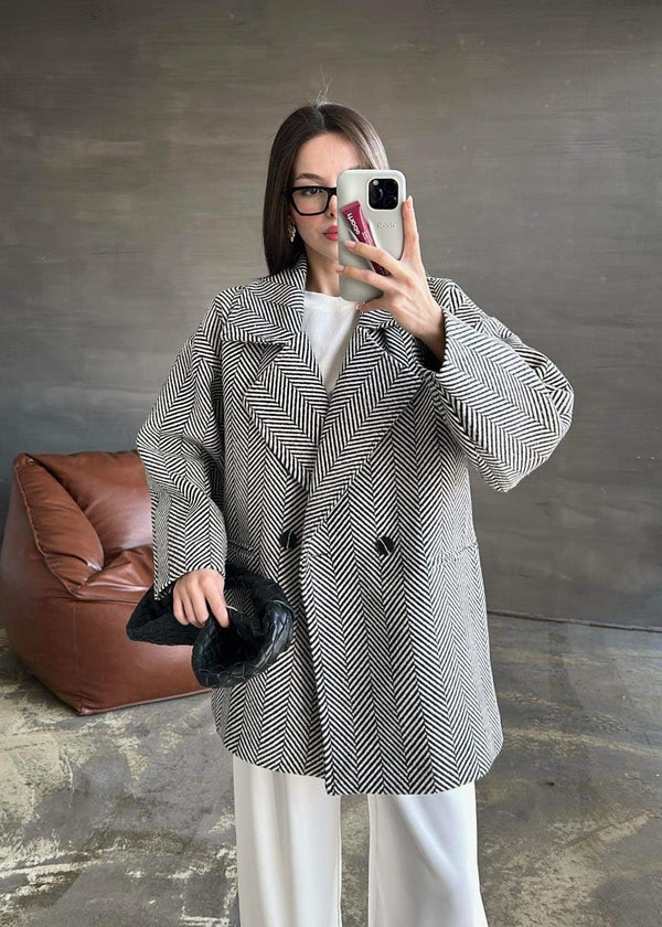 جكيت قصير مبطن لون أسود