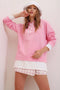 سويت شيرت نسائي باللون الوردي