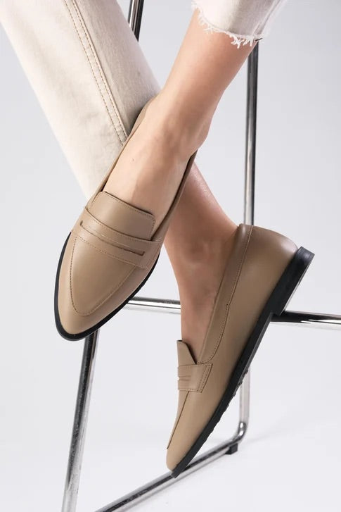 لوفر نسائي من الجلد الحقيقي