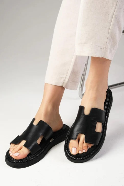 سليبر جلد حقيقي- لون أسود