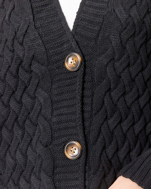 كارديغان طويل باللون الأسود