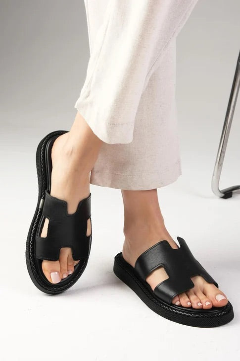 سليبر جلد حقيقي- لون أسود