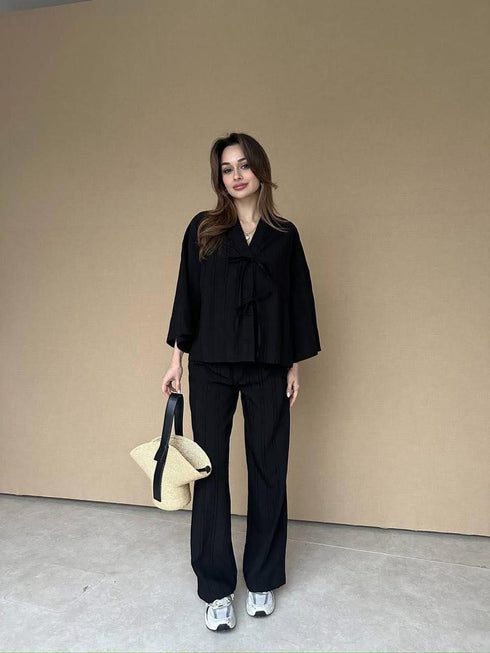 طقم نسائي لون أسود