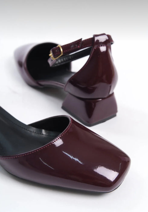 Women's Burgundy Toe Heeled Shoes