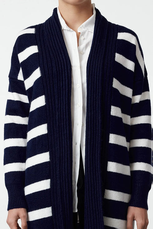 كارديغان تريكو باللون الأزرق الغامق