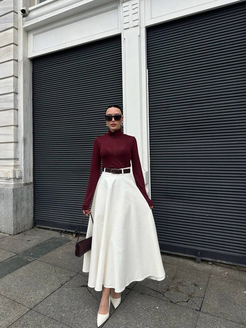 تنورة طويلة لون أبيض