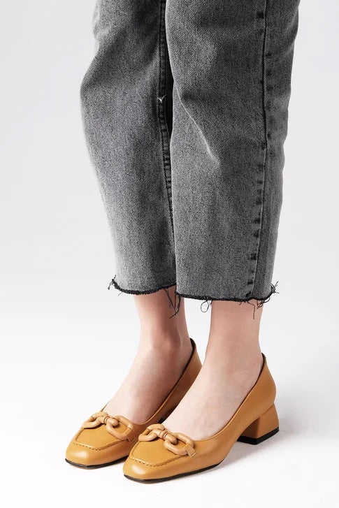 حذاء كعب قصير - أصفر