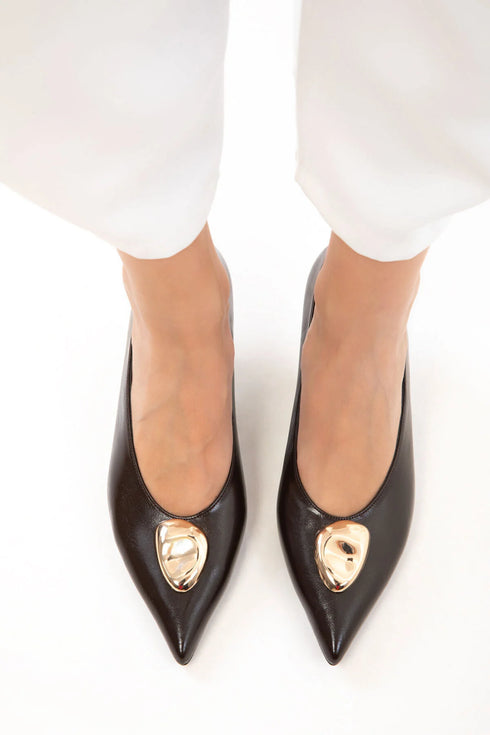 حذاء كلاسيكي بكعب عالي