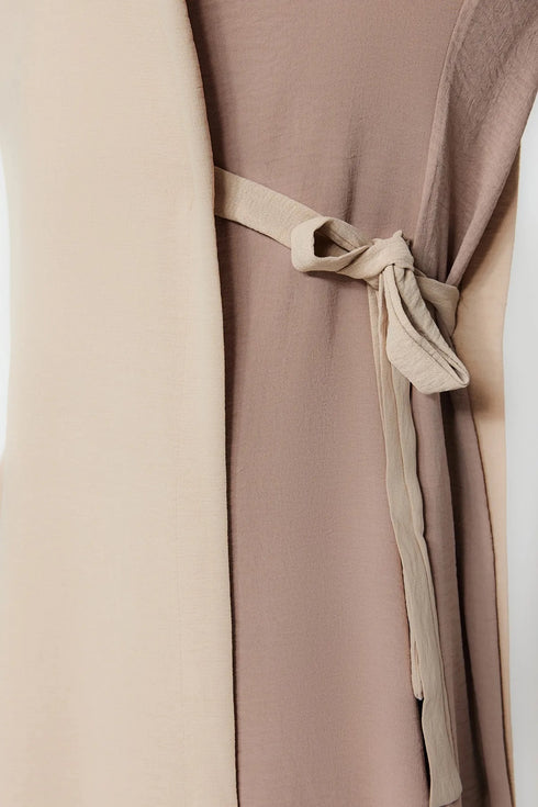 فستان نسائي منسوج بلون بيج