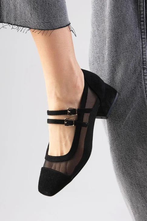 حذاء كعب قصير لون أسود