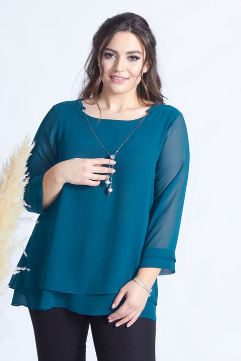 بلوزة نسائية