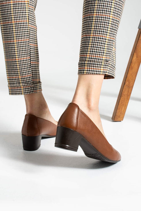 حذاء بكعب -عسلي