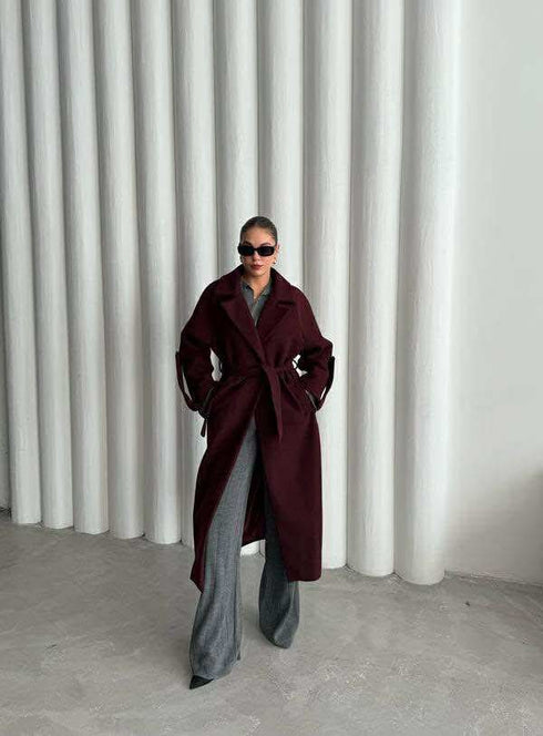 جكيت طويل جوخ باللون البودرو