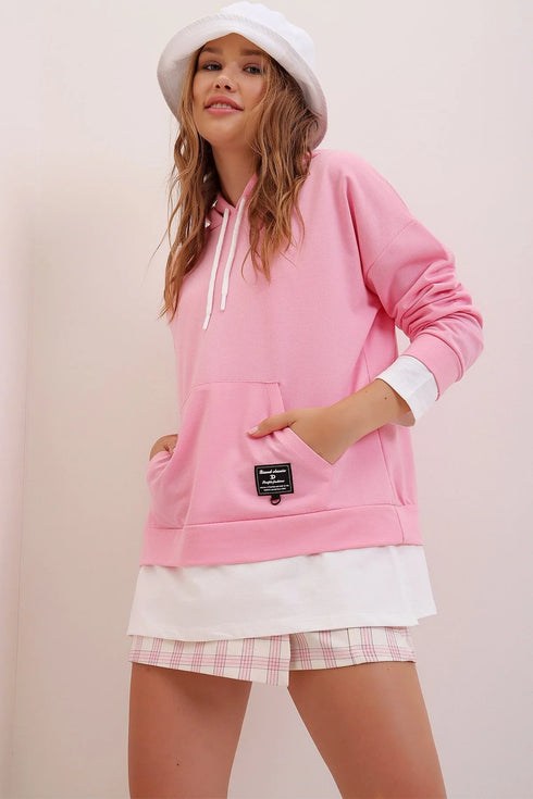 سويت شيرت نسائي باللون الوردي