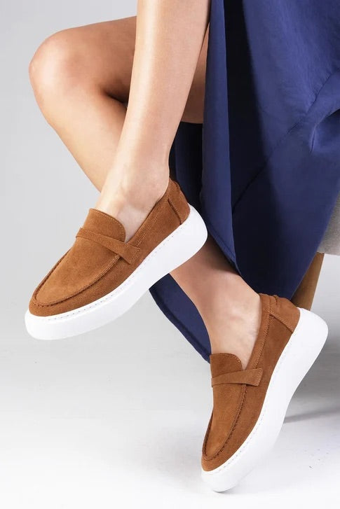 حذاء جلد طبيعي لون تان