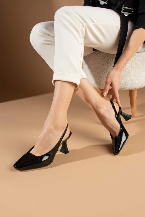 Black Heeled Shoes