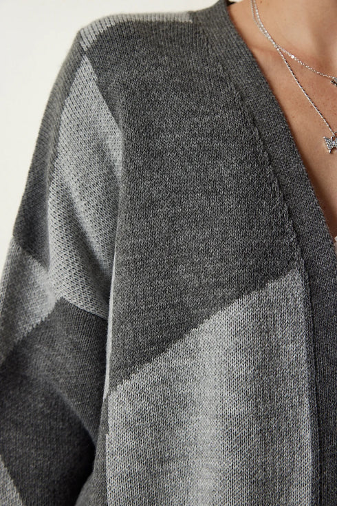 جرزة صوفية باللون الرمادي