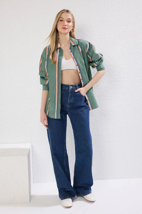 قميص مخطط لون زيتي