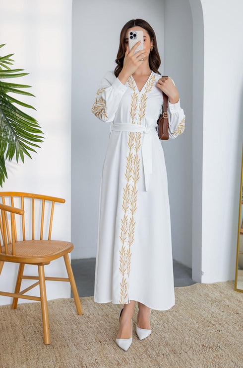 فستان طويل مطرز - أبيض