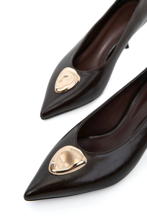 حذاء كلاسيكي بكعب عالي