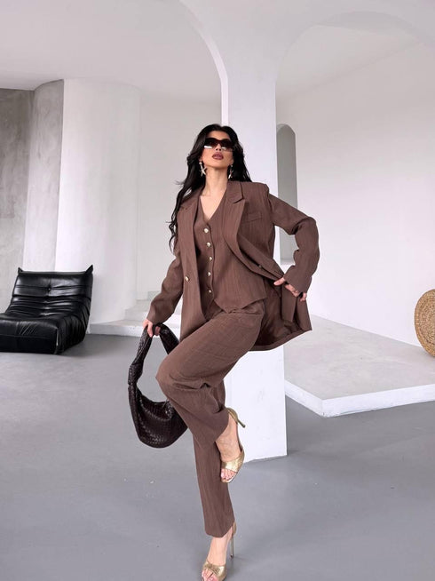 طقم رسمي 3 قطع باللون البني