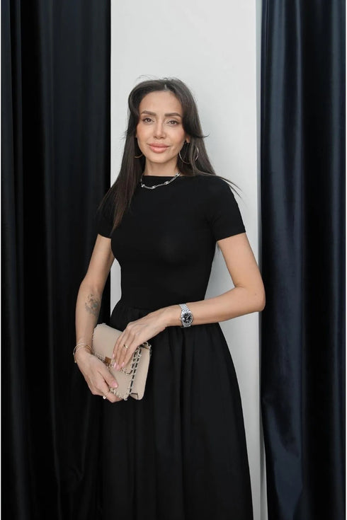 فستان نسائي لون أسود