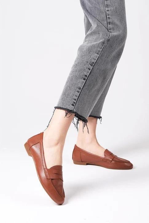 حذاء جلد حقيقي لون عسلي