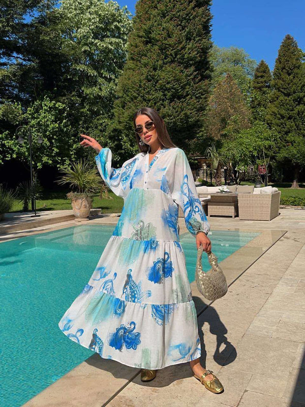 فستان واسع لون أزرق وقصة مريحة