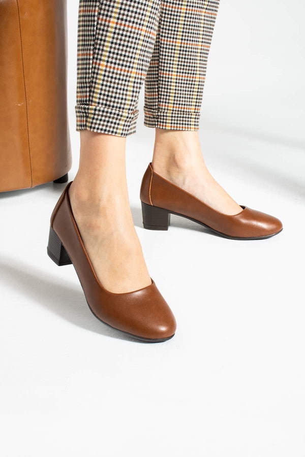 حذاء بكعب -عسلي