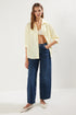 قميص نسائي باللون الأصفر