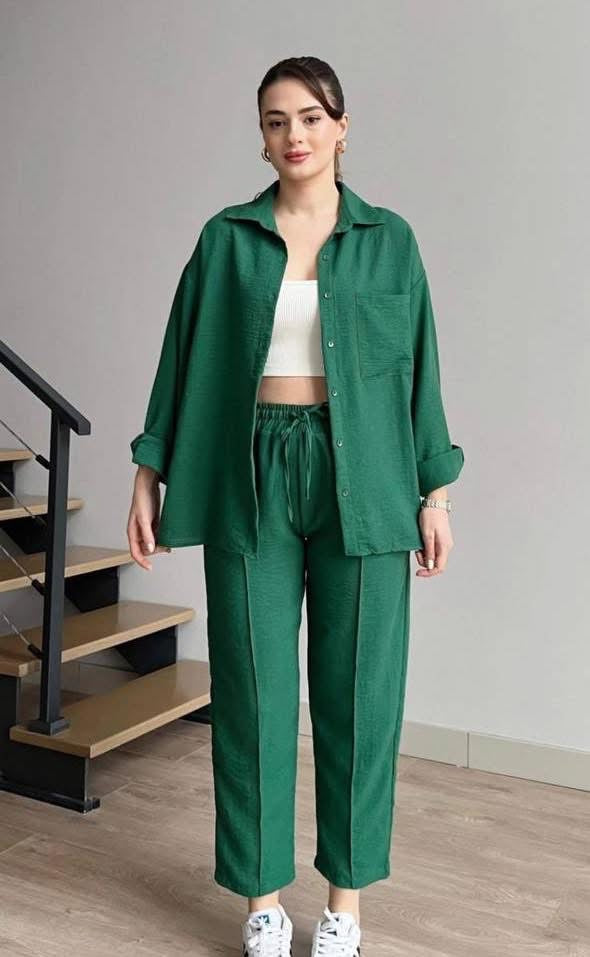 طقم كاجوال من قطعتين باللون الأخضر
